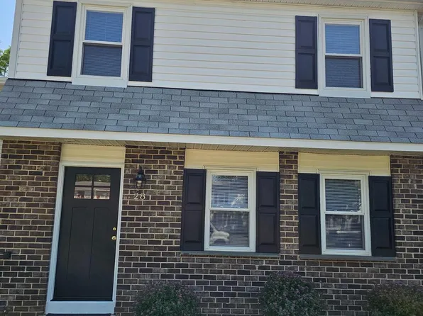 28 Teal Cir, Newark, DE 19702