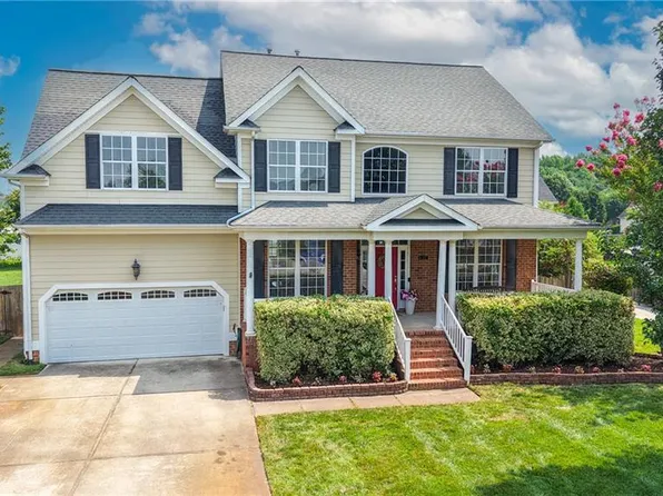 1237 Spruce Ln, Chesapeake, VA 23320