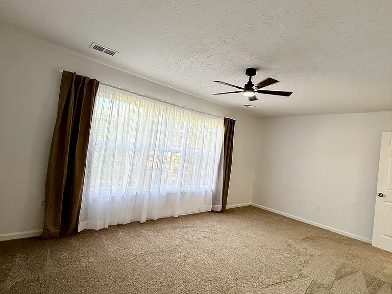 500 Wellington Gardens Dr — Photo 37