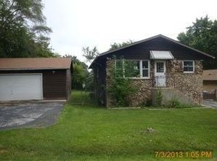 1523 Round Lake Dr, Round Lake Beach, IL 60073