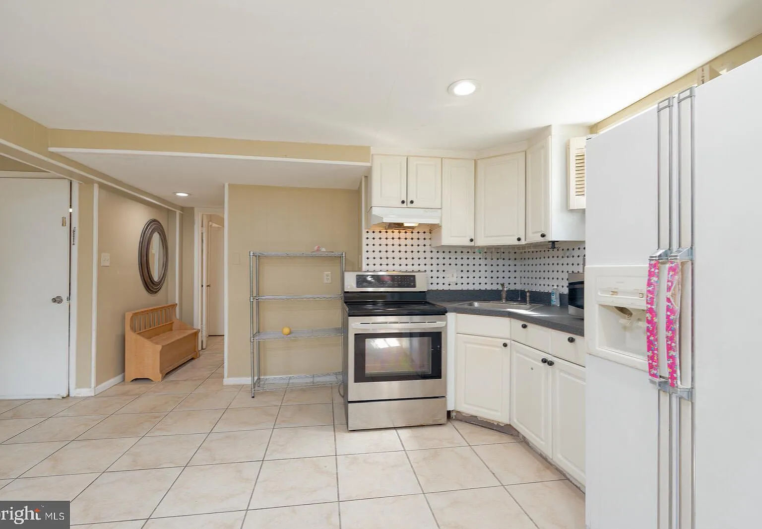 1 bed, 1.0 bath, 3852 sqft, $2,000 — Photo 4