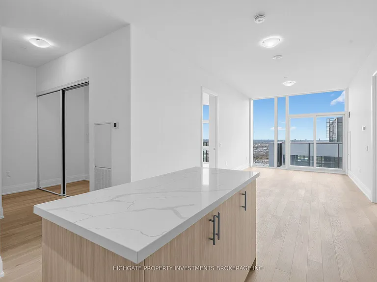 27 Korda Gate #Penthouse 101 — Photo 9