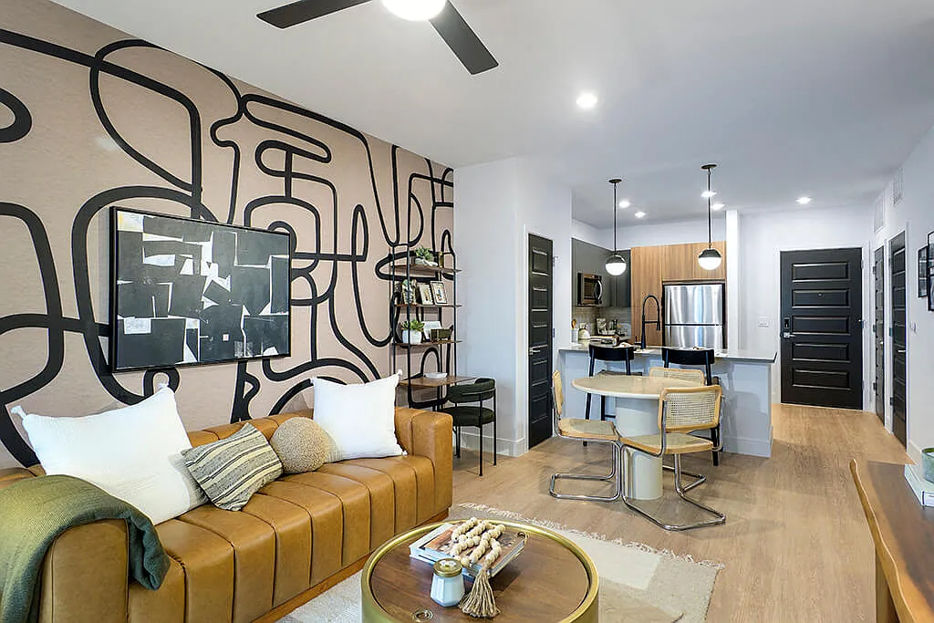 333 Ellington Apartments — Photo 3