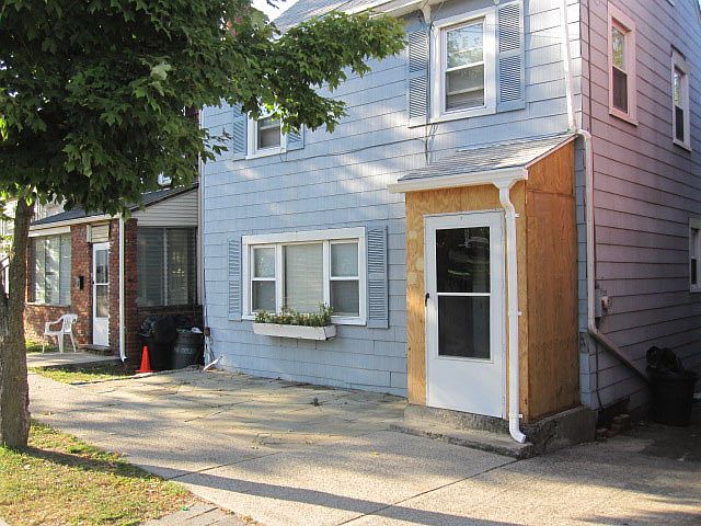 1st image of 136 John St