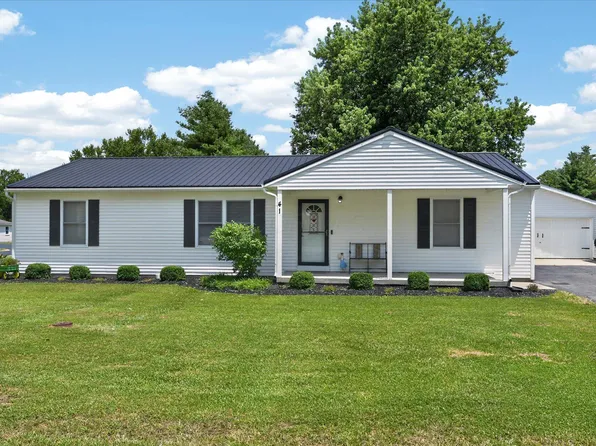 41 Lincoln St, Bloomingburg, OH 43106