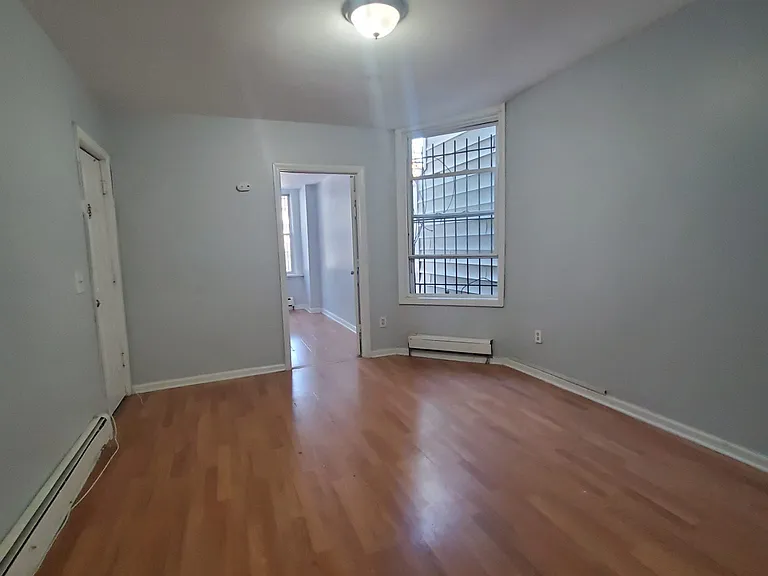 117 Grant Ave #1L — Photo 3