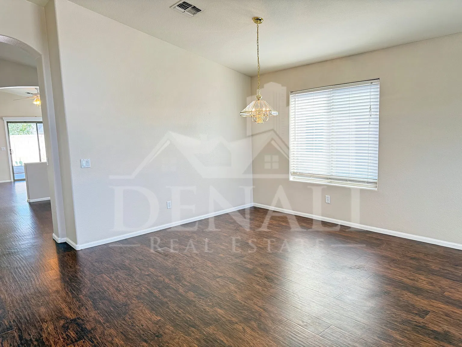 3 bed, 2.0 bath, 1522 sqft, $1,895 — Photo 2
