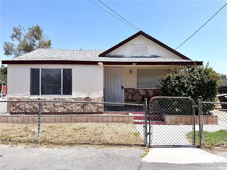 247 Stephen St — Photo 1