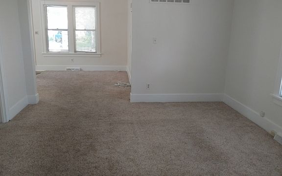 3rd image of 117 N May St #117