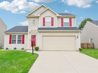 8646 Westfield Park Dr, Olmsted Falls, OH 44138