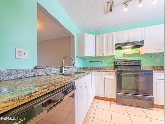 3rd image of 7701 BAYMEADOWS Circle W #1045