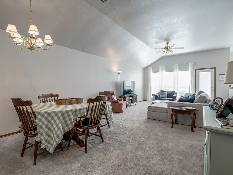 16232 Seminole Dr — Photo 14