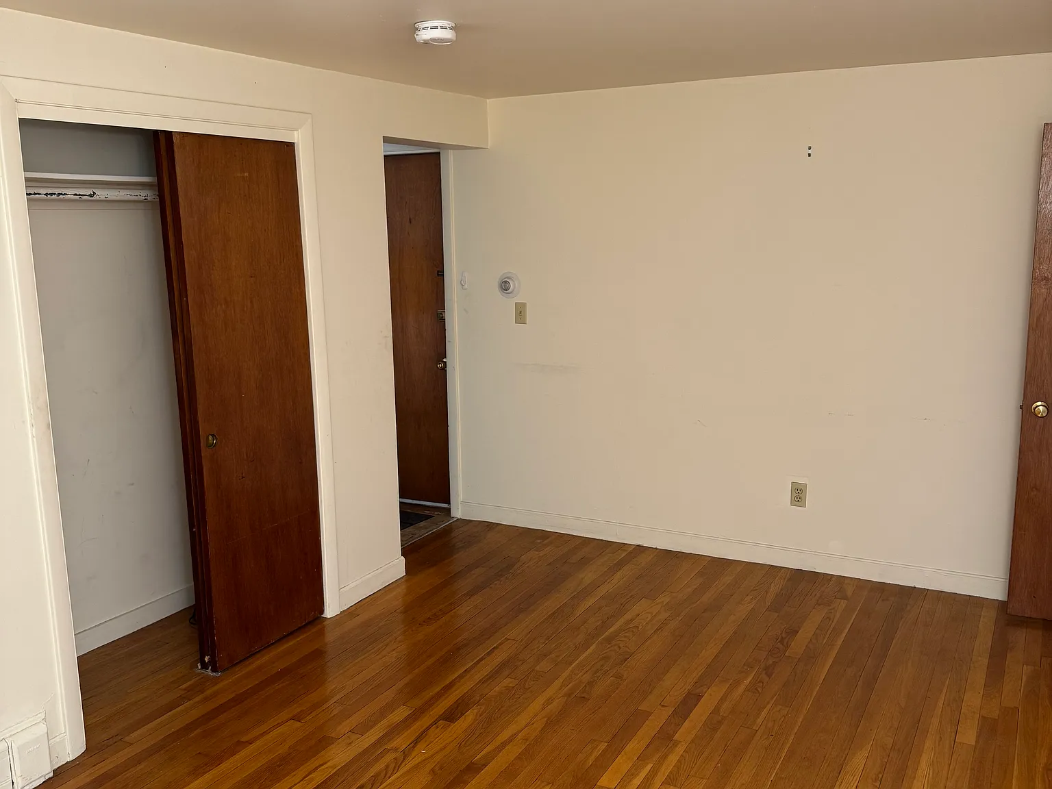 Studio, 600 sqft, $2,100 — Photo 3