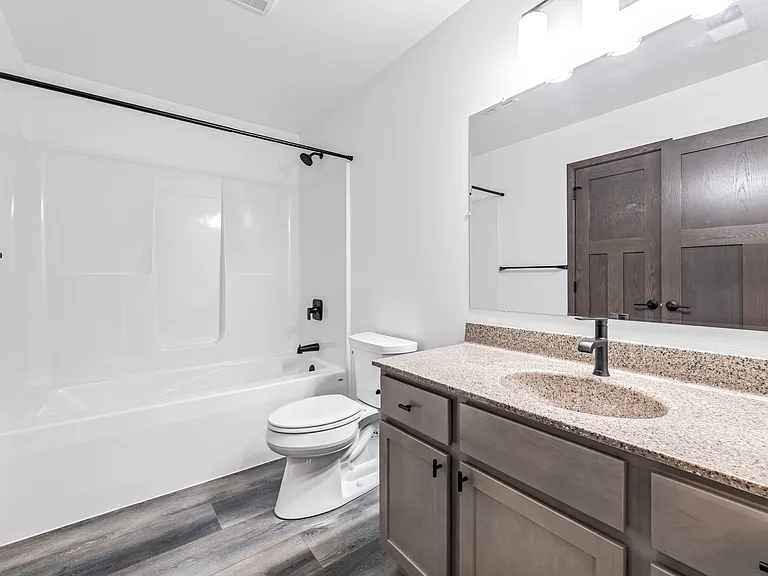 705 Stelting St — Photo 12