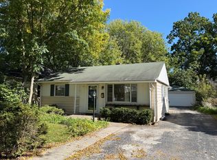 139 N Hager Ave, Barrington, IL 60010