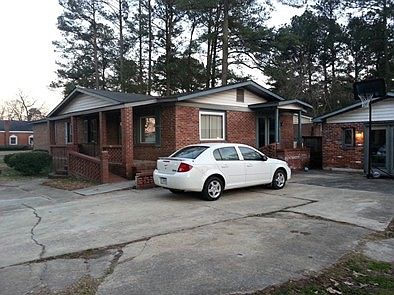 1st image of 902 East St