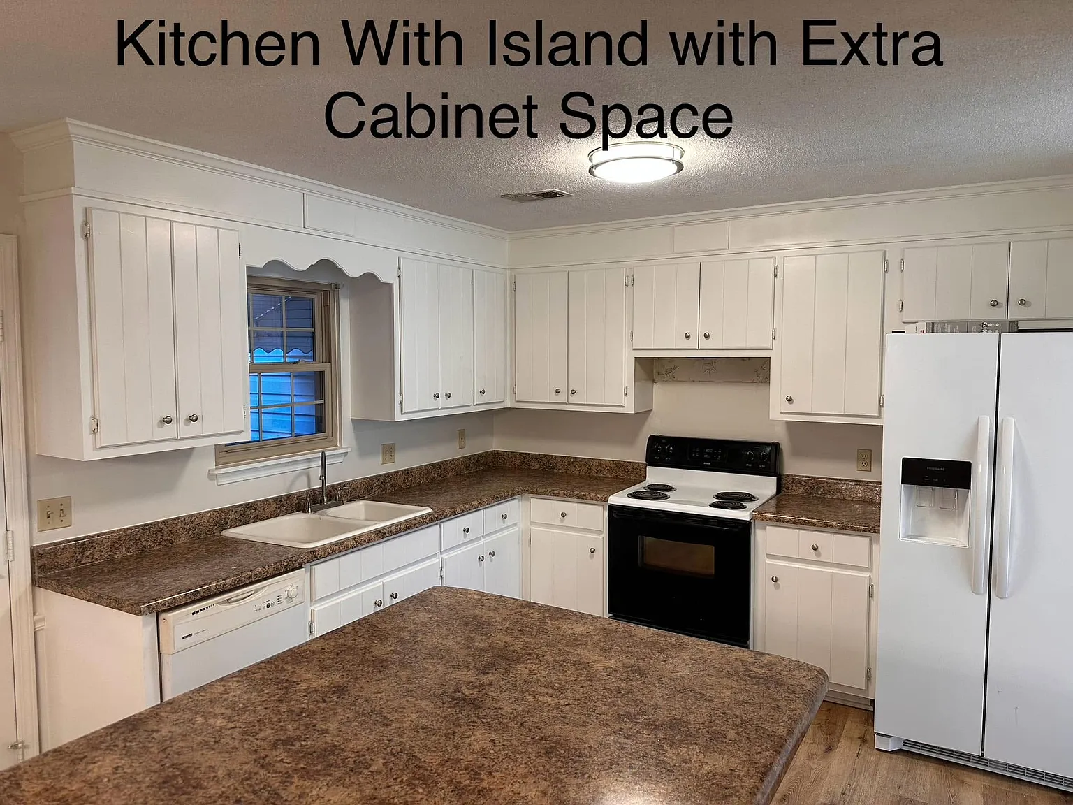 3 bed, 2.5 bath, 1356 sqft, $1,550 — Photo 2