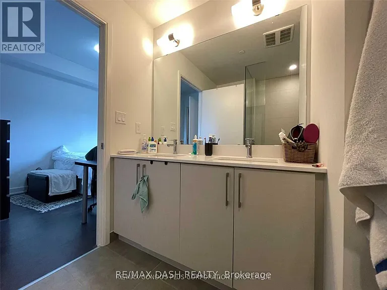 27 Bathurst St #902W — Photo 27