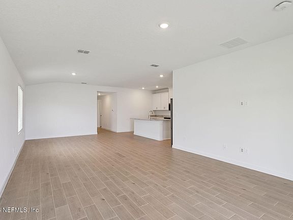 5th image of 7365 EVERETT FOREST Drive