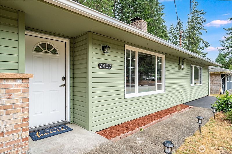 5th image of 2402 Larch SE
