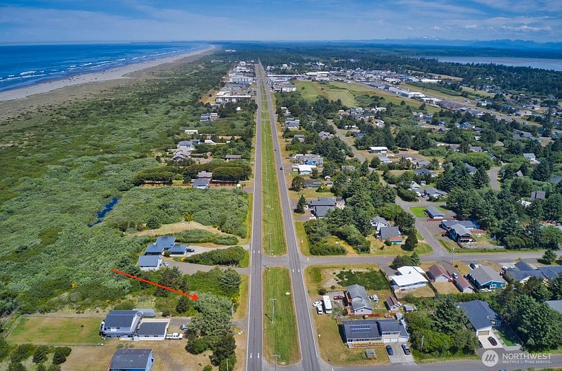 5th image of 429 Ocean Shores Boulevard NW