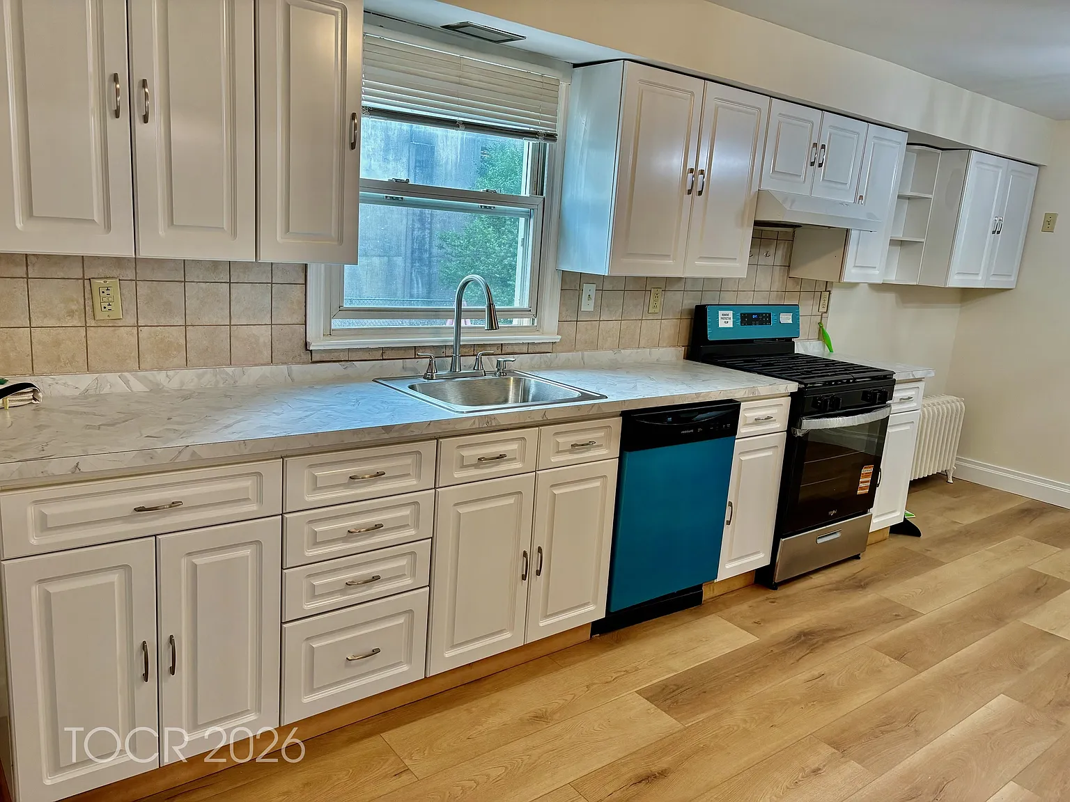 3 bed, $2,500 — Photo 2