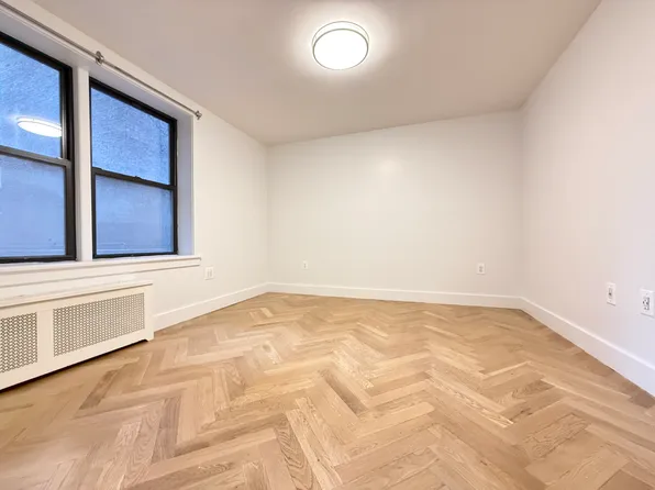 11 Crooke Avenue image 5 of 10