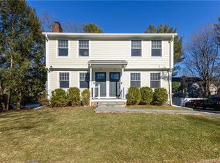 32 Oak Grove Pl, New Canaan, CT 06840