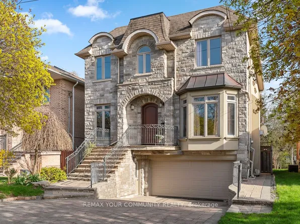 71 Newton Dr, Toronto, ON M2M 2M8