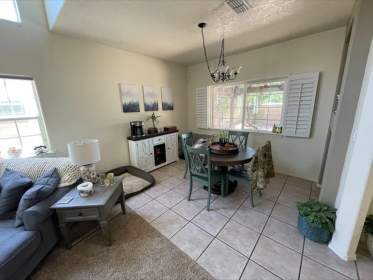 7412 Peregrine Rd NE — Photo 12