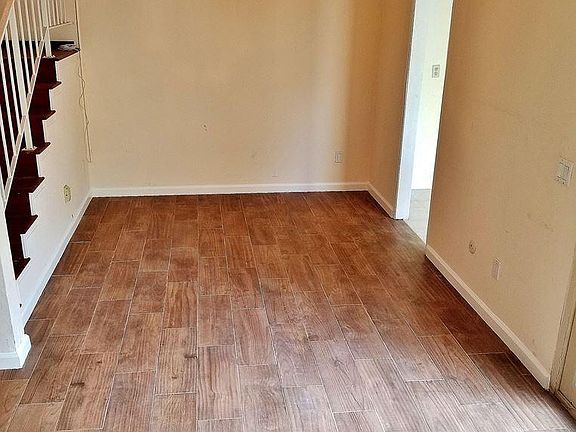 4th image of 1533 S Del Mar Ave APT K