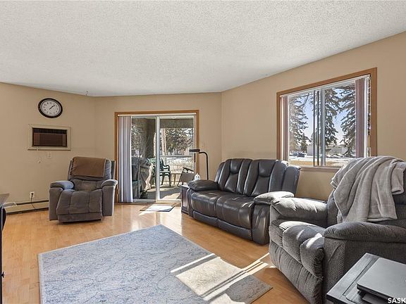 4th image of 1215 Louise Ave #102