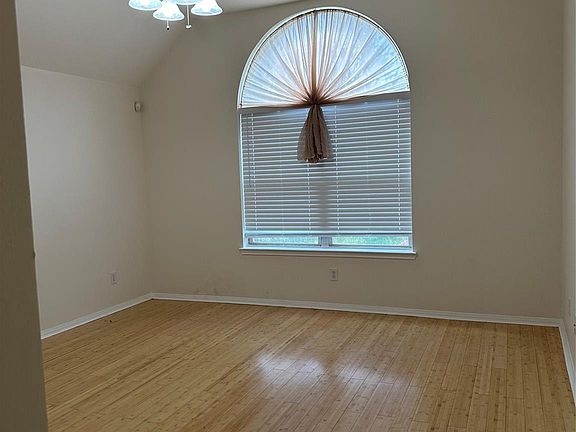 3rd image of 11158 Riverbank Ridge Ln