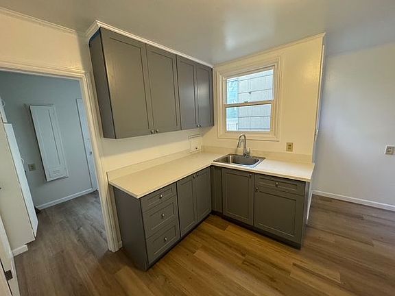 5th image of 4739 California St APT 2