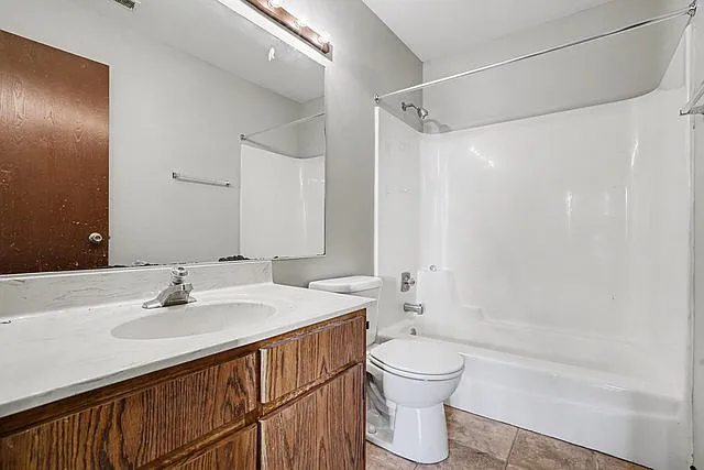 219 Uteg St #E — Photo 6