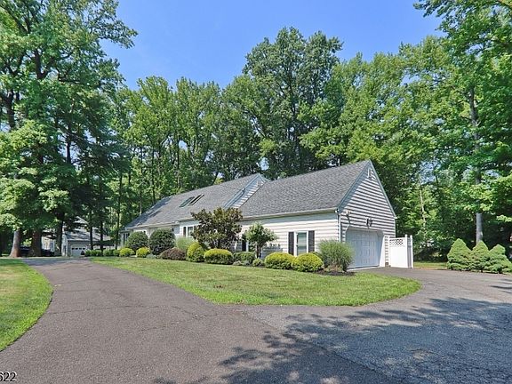 4th image of 1521 Cooper Rd