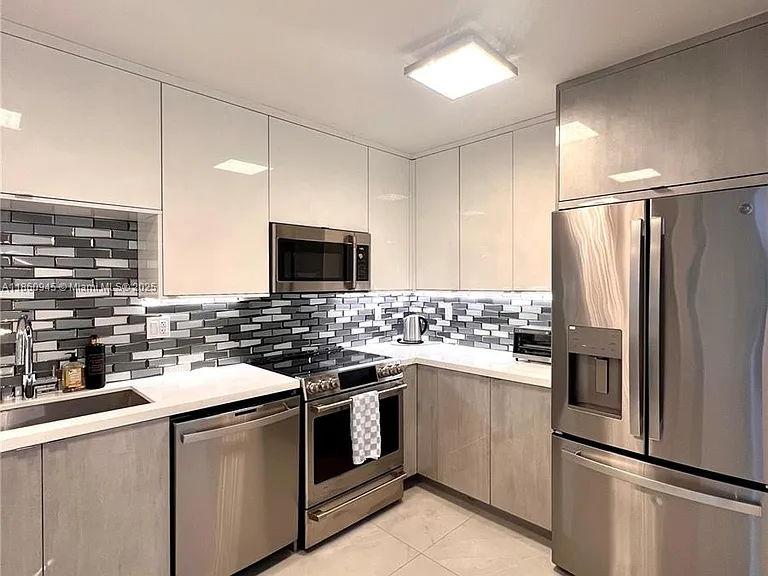 100 Bayview Dr #1524 — Photo 2