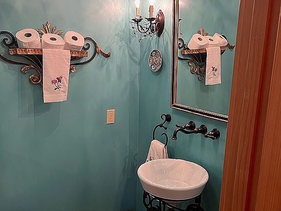 1/2 Bath next to Kitchen