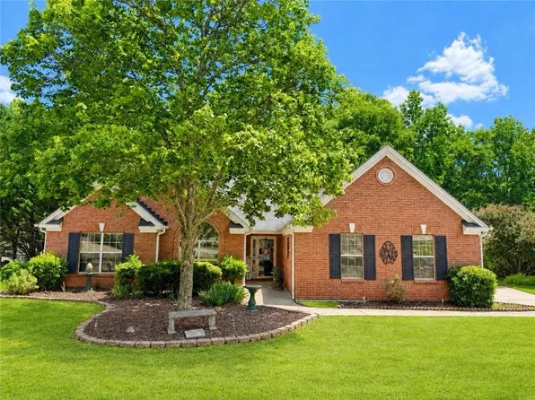 21 Field Stone Cir, Jefferson, GA 30549