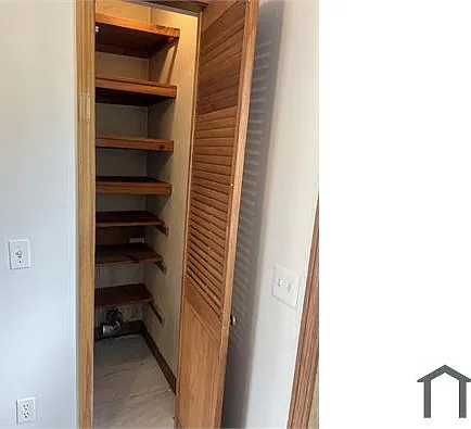 21 Clarke St #2 — Photo 12