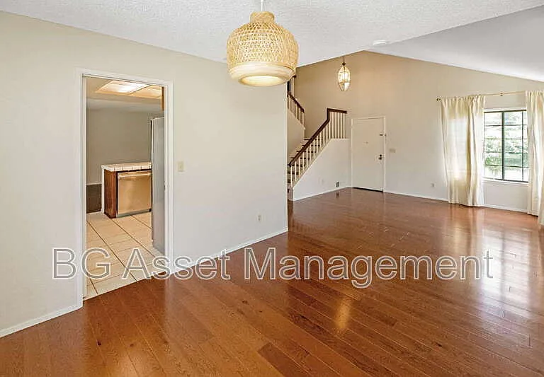 2726 Garrity Ct — Photo 4