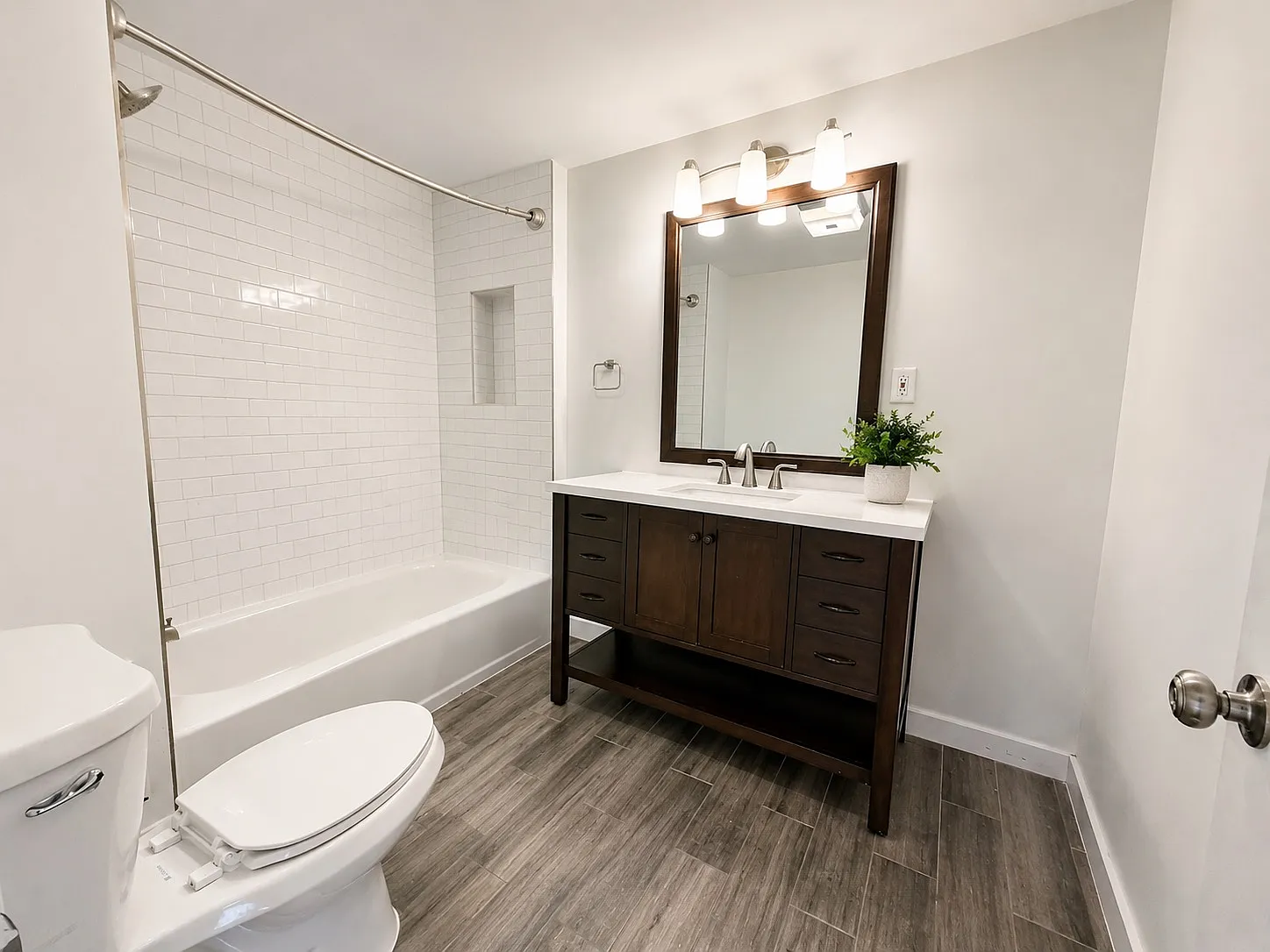 3 bed, $2,500 — Photo 3