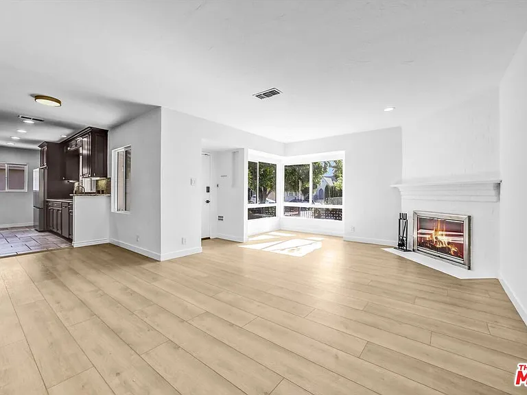 6254 Ben Ave — Photo 3