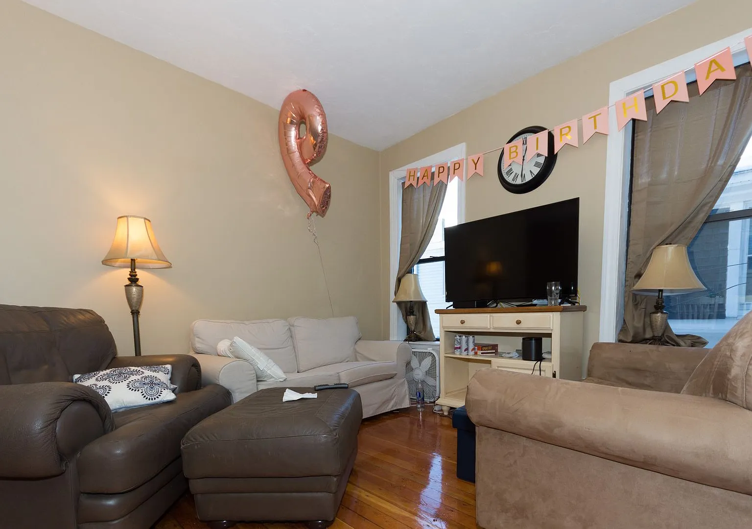 4-Bedroom Apartment in Allston | 9/1 Move-In | Student Friendly — Photo 1