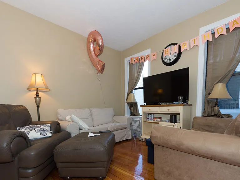 17 Highgate St #6 — Photo 1