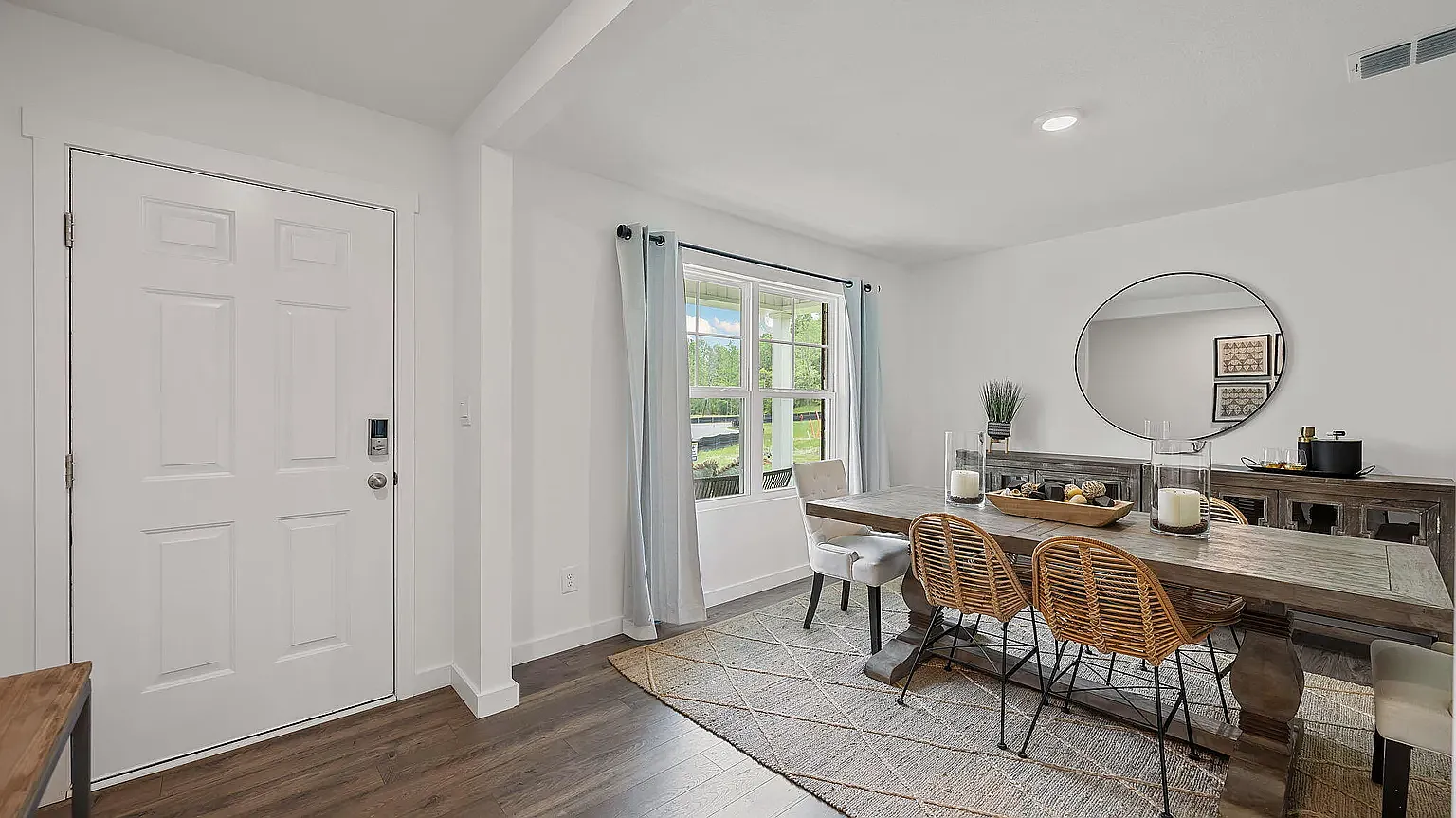 5 bed, 2618 sqft, $2,795 — Photo 3