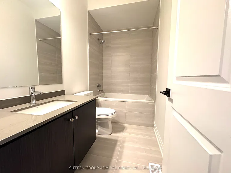 16 Donnacona Dr — Photo 24