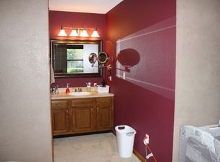 321 Kim Dr, Fairview Heights, IL