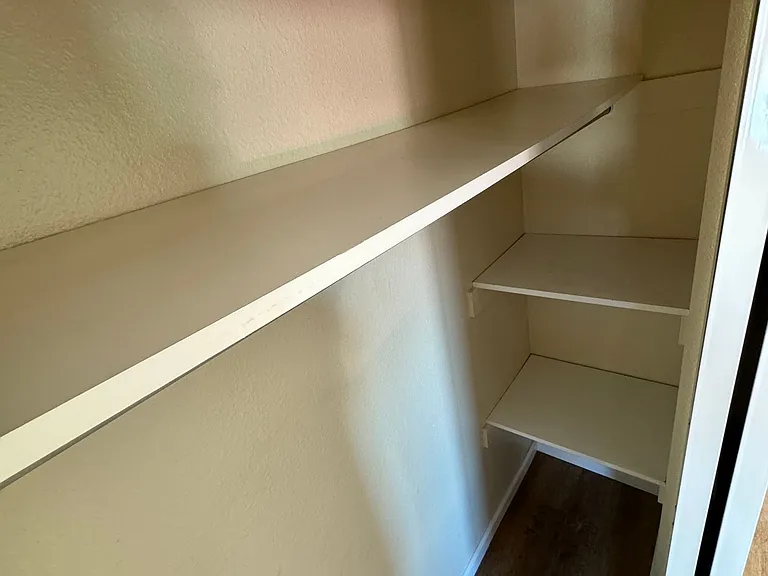 Pinewood Apartments — Photo 10