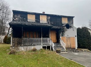 19 Donlee St, Holyoke, MA 01040